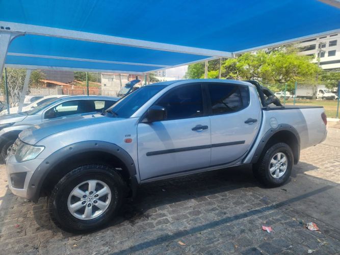 Imagem de Mitsubishi L200 Triton GLX 3.2 CD TB Int.diesel MEC 2013