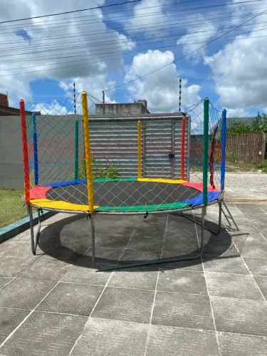 Pula pula, conjunto de mesas, casinha de bolinhas disponíveis para locação