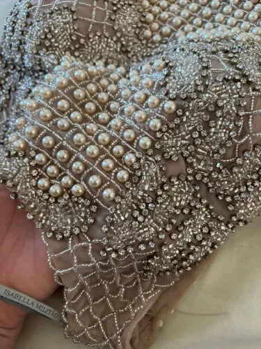Vestido de Festa Isabella Militão Bordado com Pérolas e Cristais