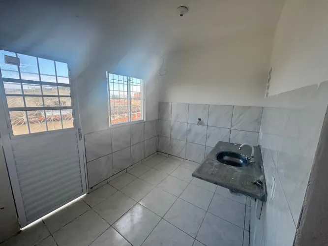 Alugo Kitnet com 2/4  nas quintas com tudo incluso água e energia 