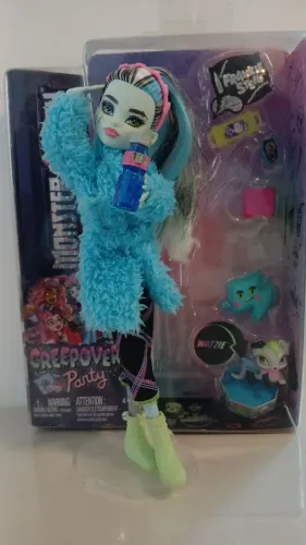 Boneca Monster High Frankie Stein Creepover Party 