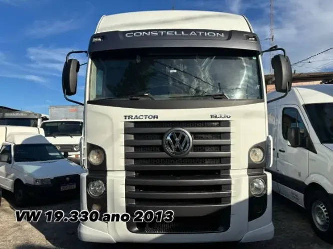 VW 19.330 Teto alto, cabine leito, forrado de pneus, segundo dono!