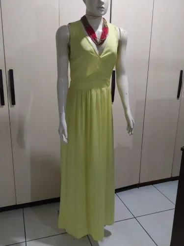 Vestido Longo Amarelo Elegante