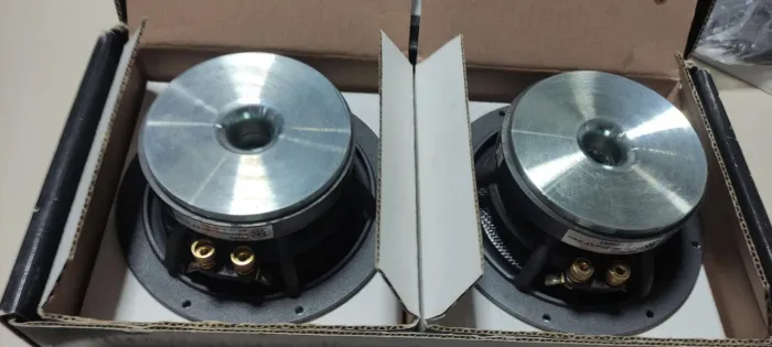 Vendo kit 2 vias Dls Escandinávia com crossover, zerado!!