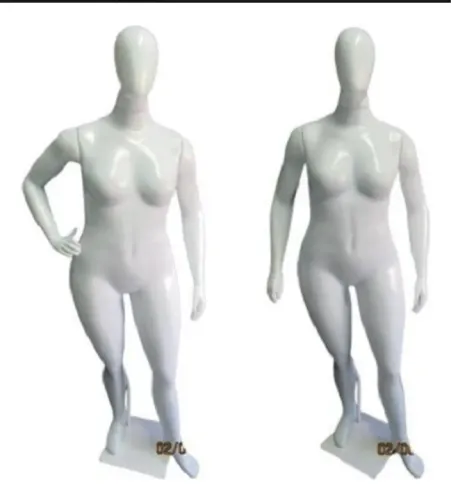 4 Manequins Femininos Plus Size
