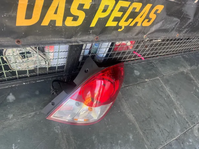Lanterna Direita Captiva 
