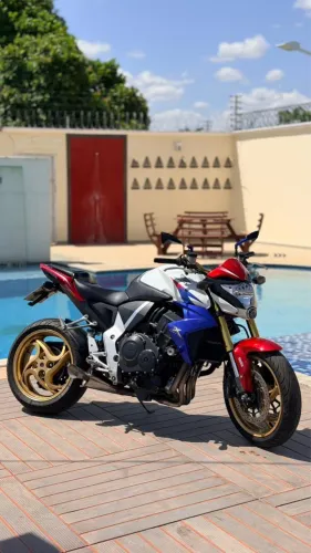 Vendo Honda Cb1000R TRICOLOR