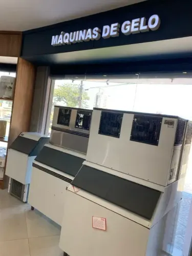 Maquina de Gelo Everest