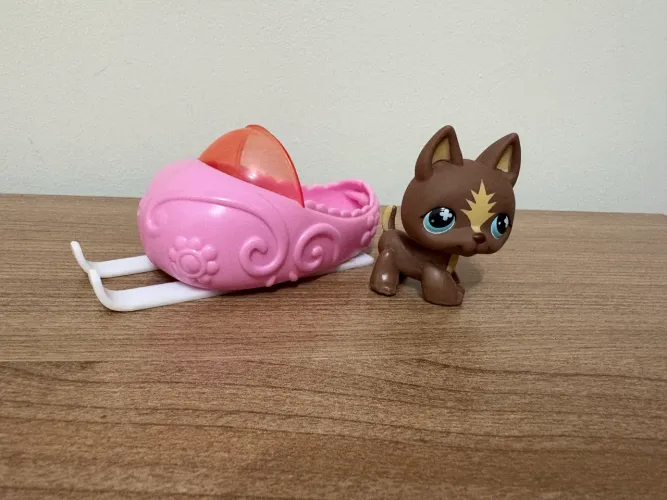 Cachorrinho com trenó Littlest Pet Shop