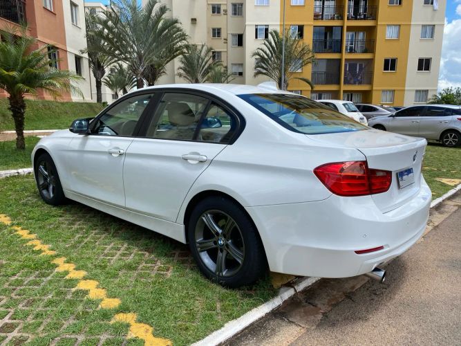 Imagem de BMW 320I A 2.0 Turbo/activeflex 16V 184cv 4P 2013