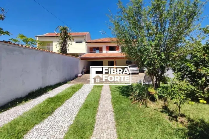 Casa para venda com amplo quintal no bairro Nova Europa, regiao Pq Prado