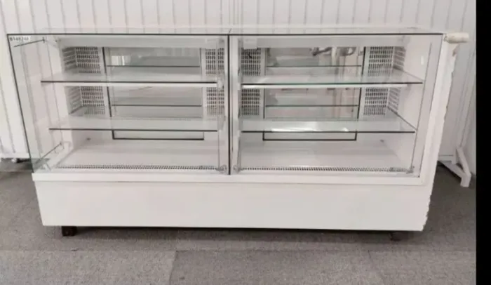 Vitrine Expositora em Vidro Grande para Gelato (Sorvetes) com Motor Elgin