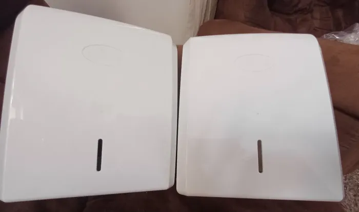  2  Dispenser para Papel Toalha Branco - Nobre<br><br>Por 60,00