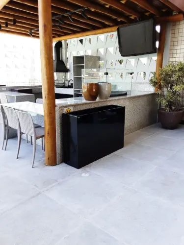 Vasos Jardineira G bonitos e leves preto ou azul escuro 