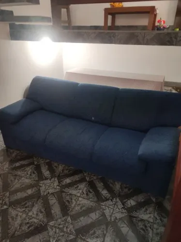 Sofá 3 lugares azul no estado 