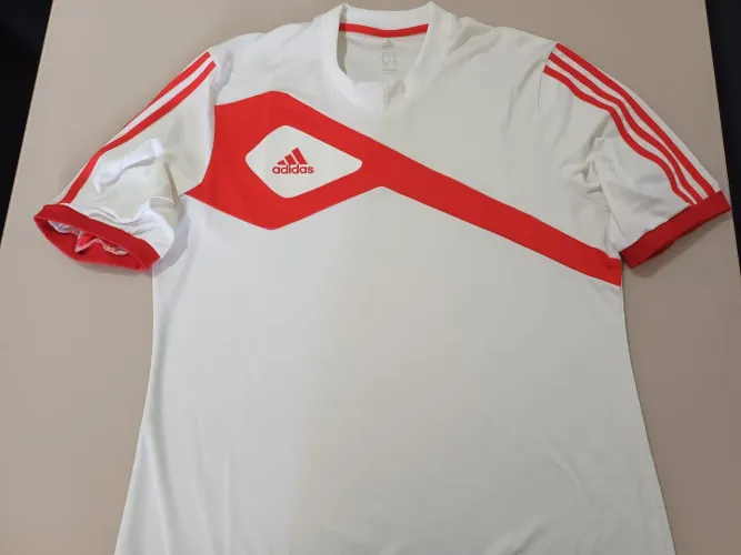 Camisa Adidas Branca com Detalhes em Vermelho Tam G