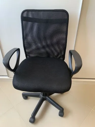 Cadeira escritório preta usada