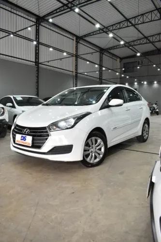 Hb20S 1.6 Comfort baixo km