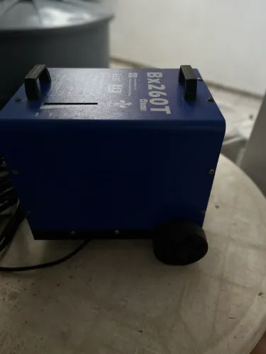 Máquina Solda Boxer Bx260t 250amp quase sem uso