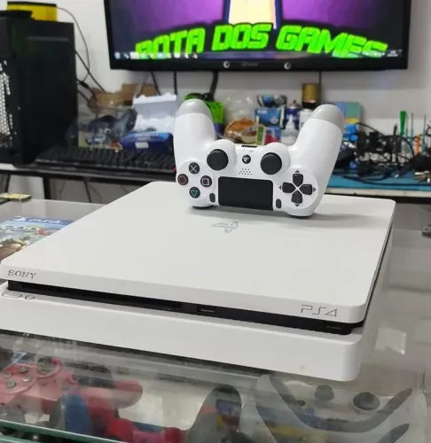 PlayStation 4 White com 1 jogo físico a escolha