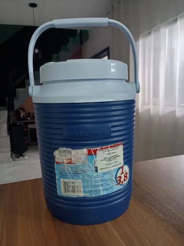 Garrafa Térmica Rubbermaid 3,8L