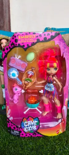 Boneca Cave Club Emberly - Wild About BBQs