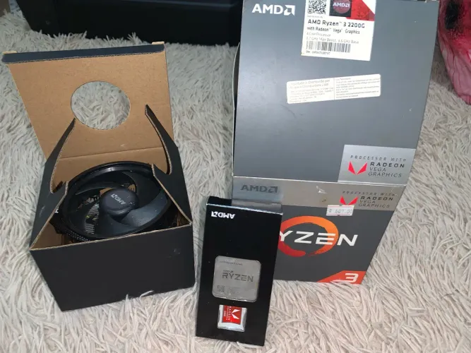 Processador AMD Ryzen 3 2200G AM4 - Não Testado