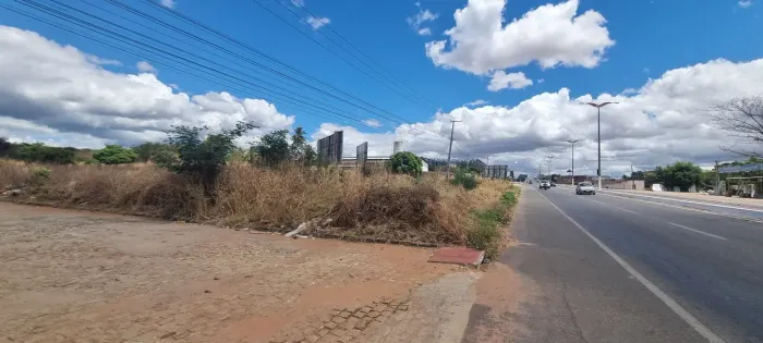 Vendo Terreno na Av. Leão Sampaio!