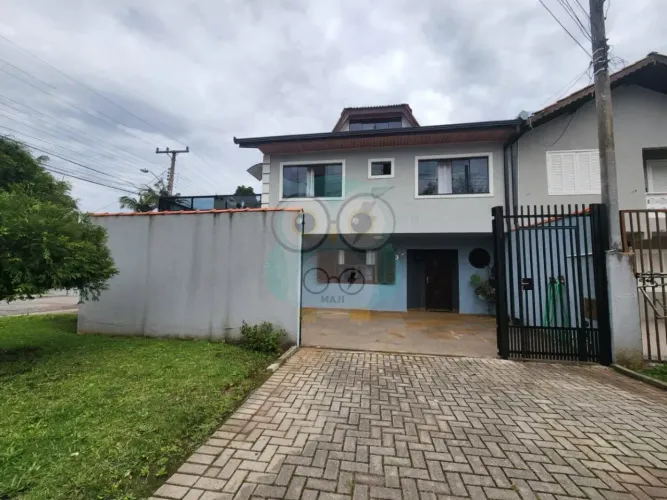 Sobrado para venda, 3 quarto(s), Guabirotuba, Curitiba - SO635
