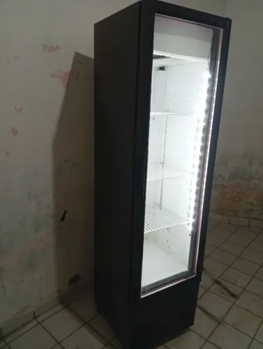 Freezer vertical expositor eslin 290 litros gelando perfeitamente 
