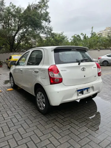 Toyota Etios X 1.3 Flex 16V 5P Aut. 2017
