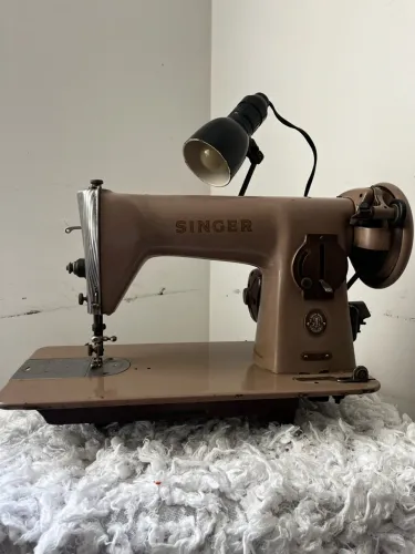 Máquina de costura Singer antiga