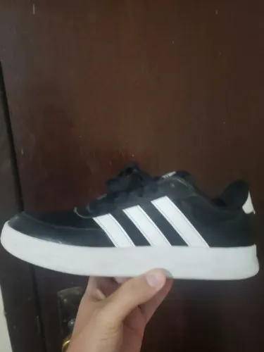 Tenis adidas