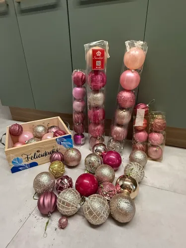 LOTE DE DECORAÇÃO DE NATAL - 54 BOLAS + ENFEITES