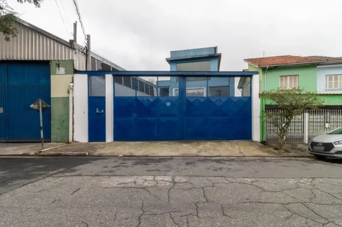 Galpão na Rua Liege, 99  1500 m²