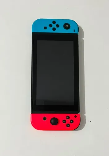 Nintendo Switch V1 + Pro Controller + Mario 3D World + Acessórios