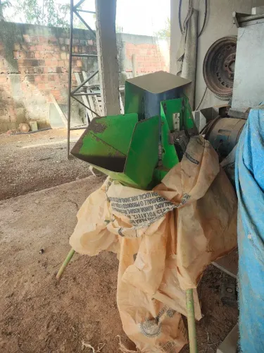 Fábrica de tijolos ecológicos 