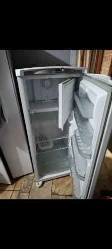Geladeira semi nova