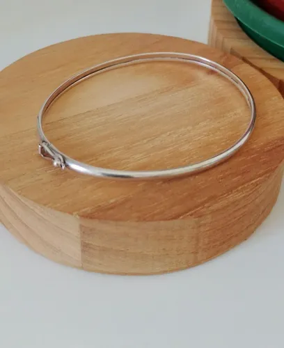 Pulseira tipo bracelete de prata