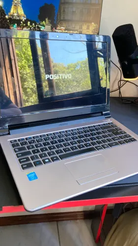 Notebook Positivo Intel I5, 700gb armazenamento, 6gb de ram.