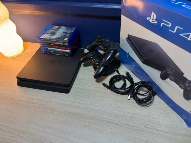 Ps4 Slim 1tb hd ssd + 2 controles e 7 jogos