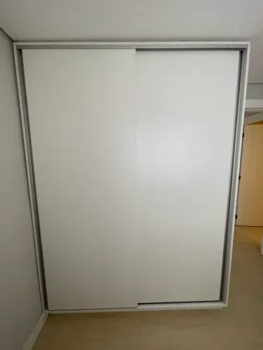 Vendo Guarda-roupa 100% MDF branco 