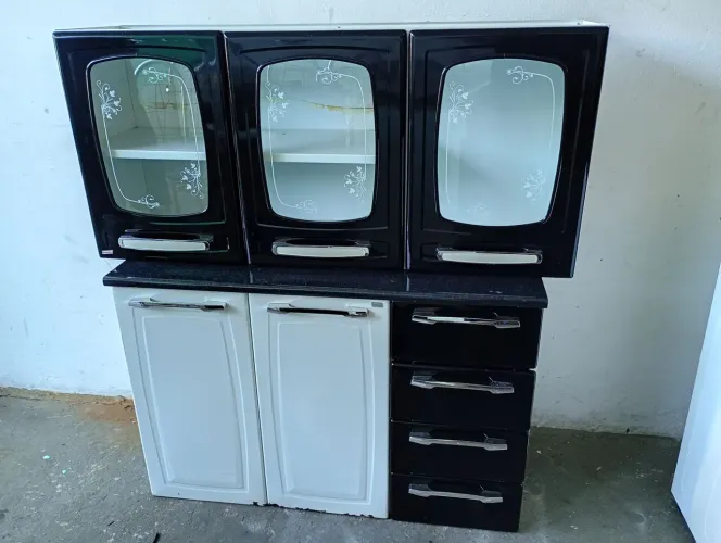 Armário de cozinha em aço