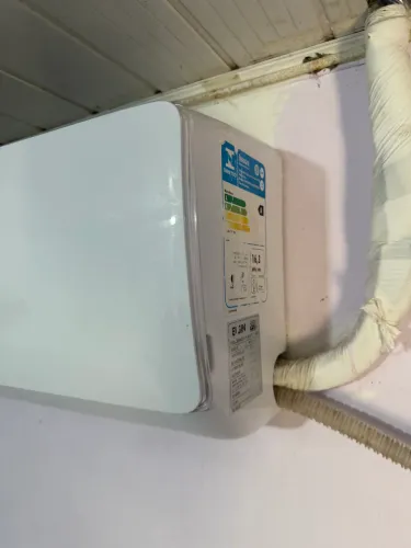 acondicionado Split Hi Wall de la marca Elgin, perteneciente a la línea Eco Power