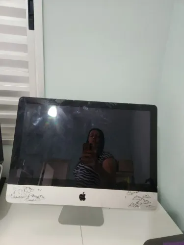 IMac Apple 24" 2010- liga normalmente sem imagem na tela