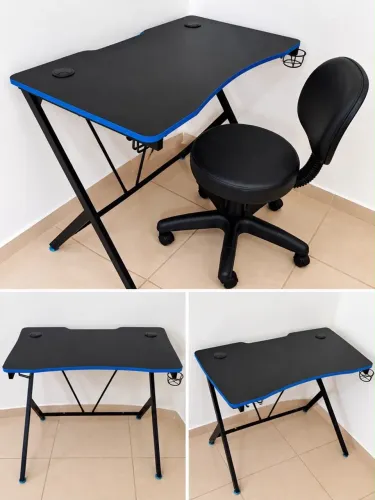 Mesa gamer preta com azul