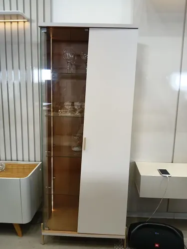 Cristaleira entrego e monto 
