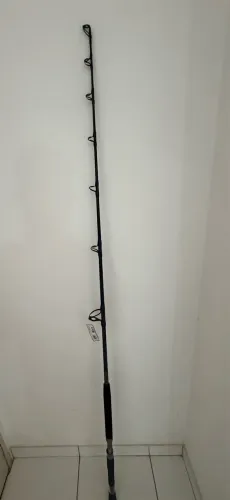 Carretilha penn qual 50 vara crazzi edge 150 libras