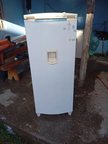 Vendo uma geladeira consul funcionando perfeitamente