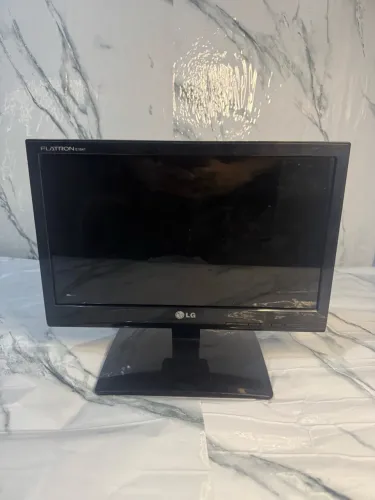 Monitor LG Flatron E1641C Usado